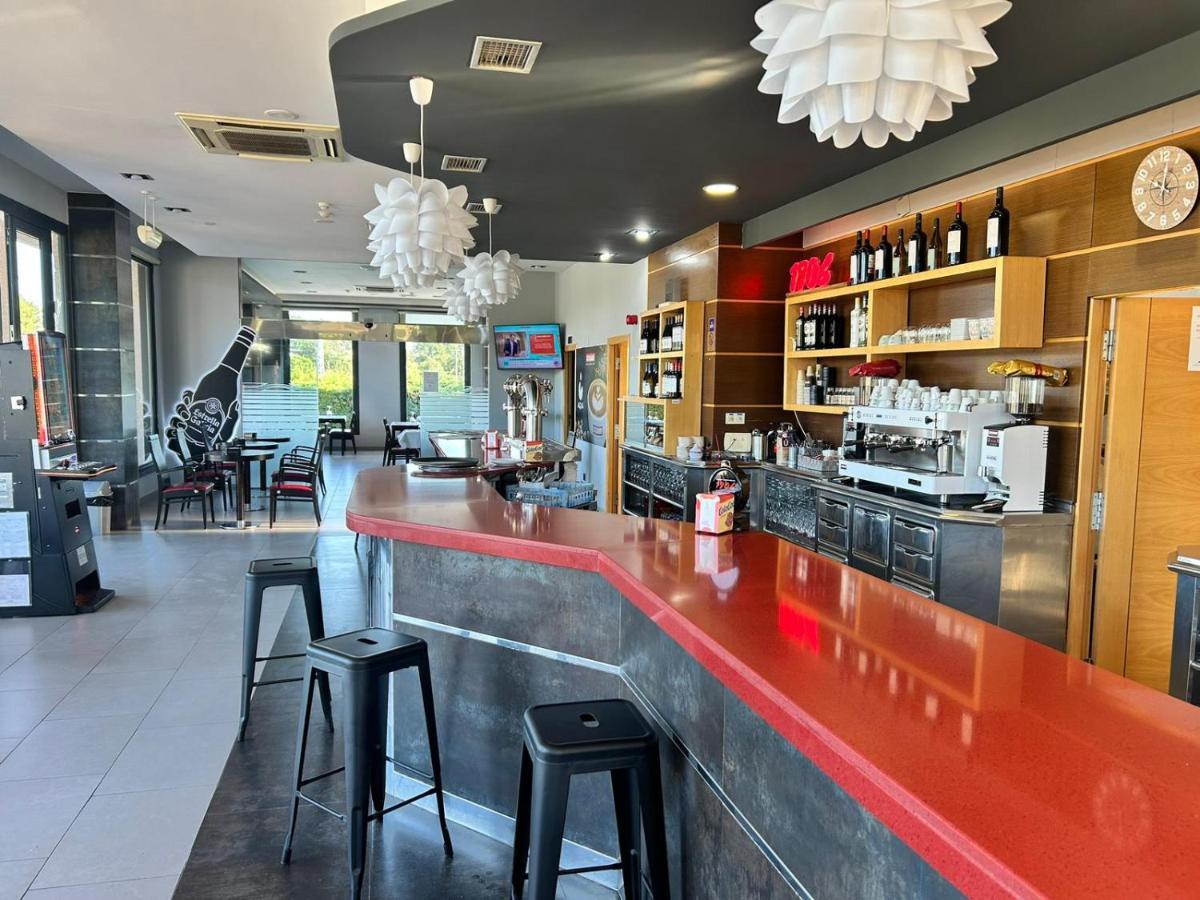 Hostal Restaurante Aqua Оренсе Экстерьер фото